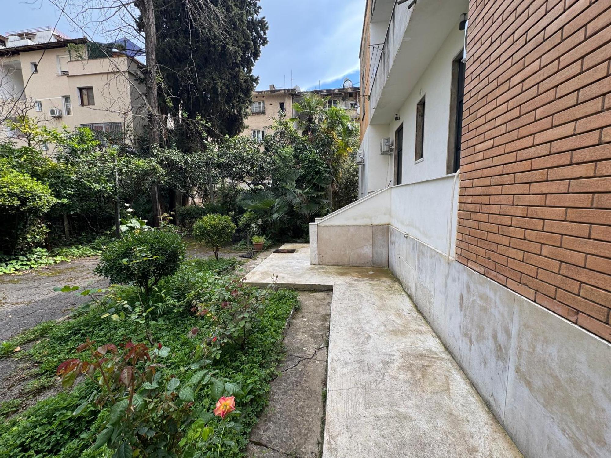 Vila 21 At Blloku Area 地拉那 外观 照片